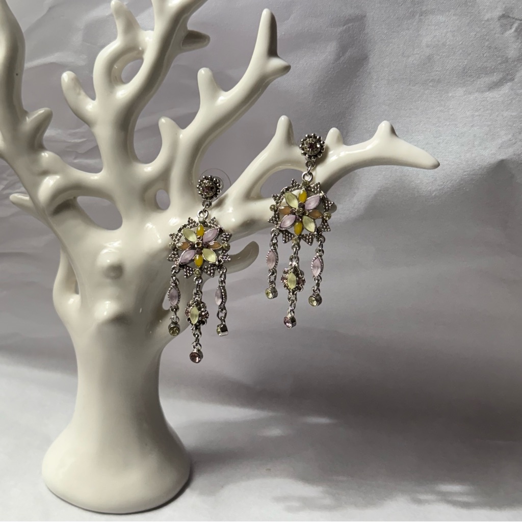 Banana Republic Boho Bohemian Colorful Chandelier Pierced Silvertone Earrings 14$